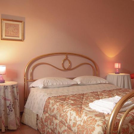 A Nespulara Bed and Breakfast Galati Marina Buitenkant foto