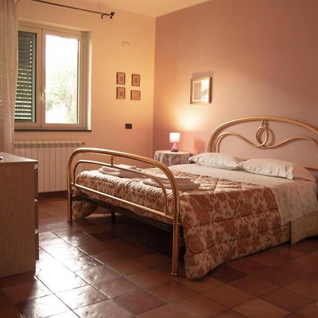 A Nespulara Bed and Breakfast Galati Marina Buitenkant foto