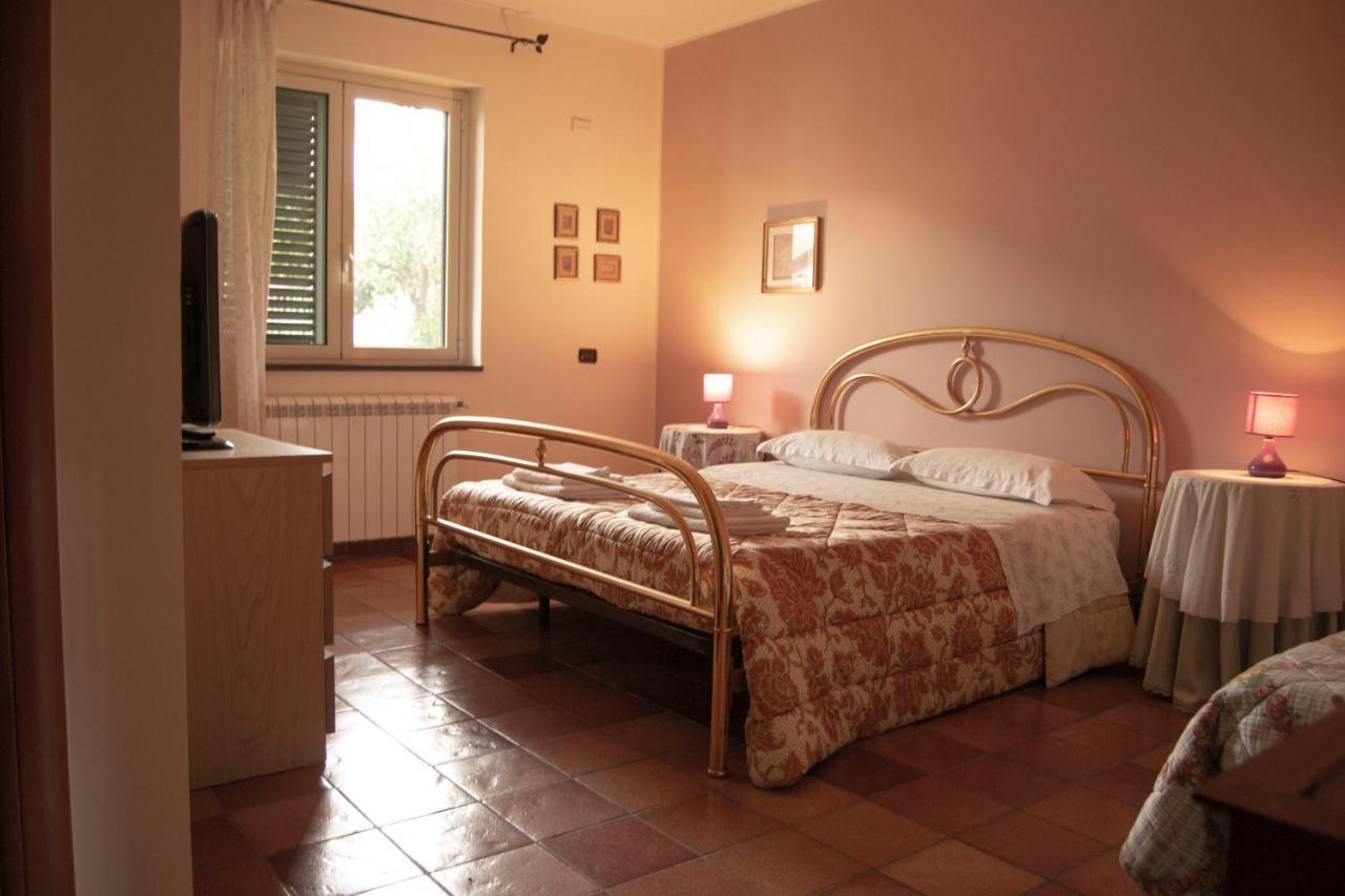 A Nespulara Bed and Breakfast Galati Marina Buitenkant foto